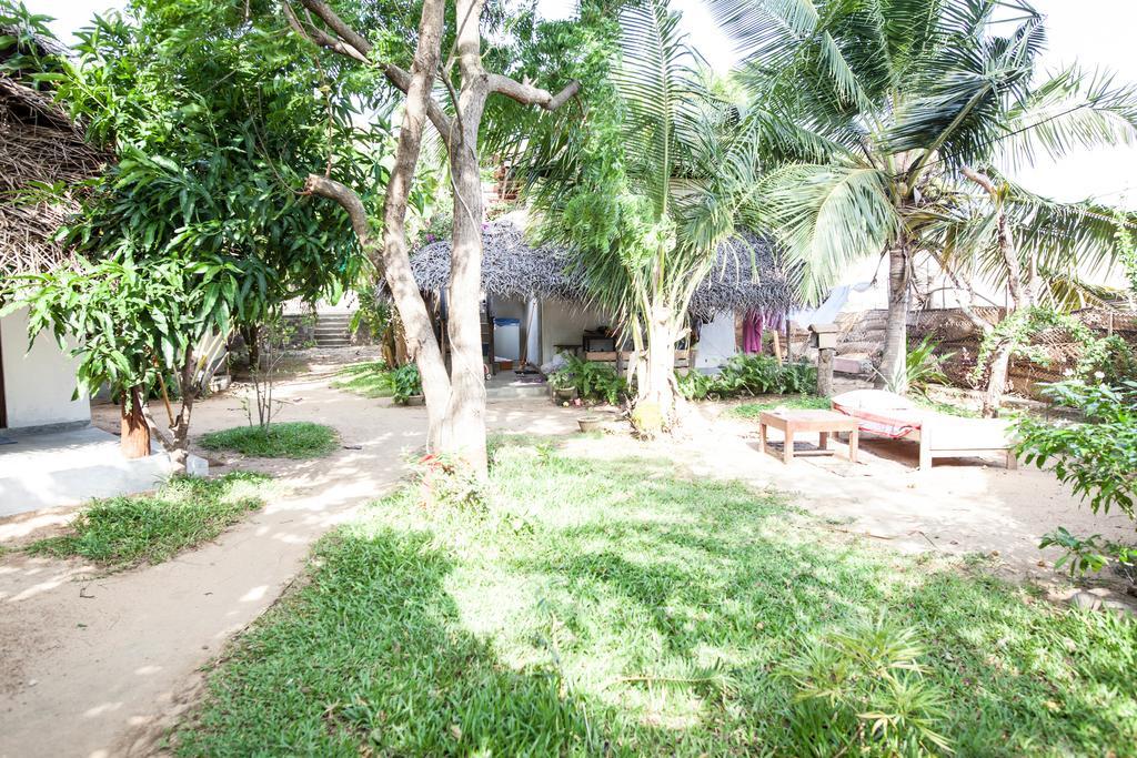 East Surf Cabana Arugam Bay Buitenkant foto