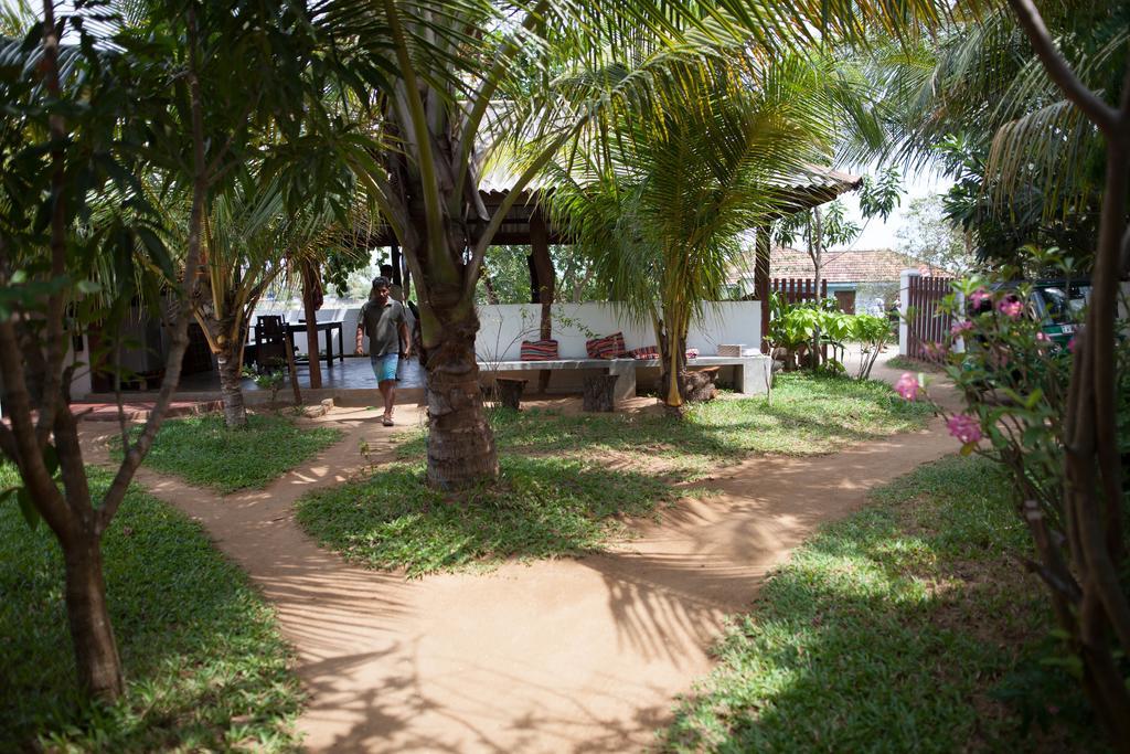East Surf Cabana Arugam Bay Buitenkant foto